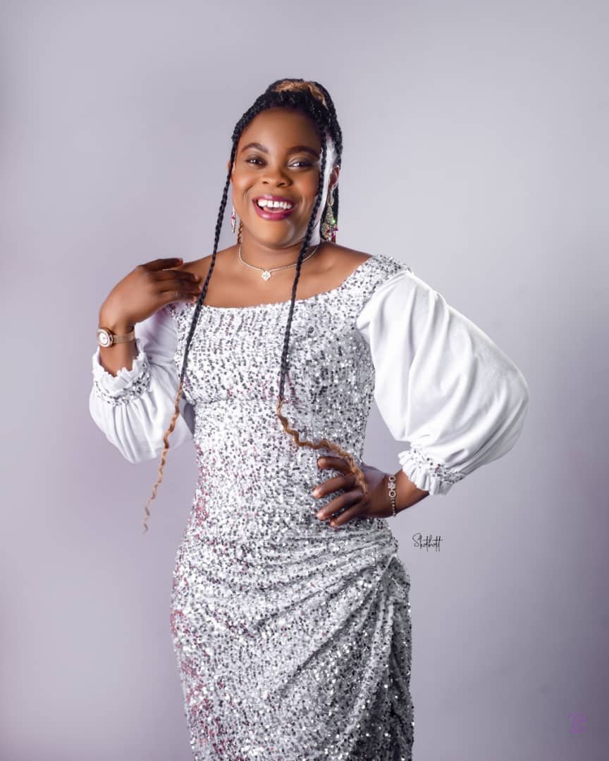 Amaka Ochade Biography, Music and Carrier